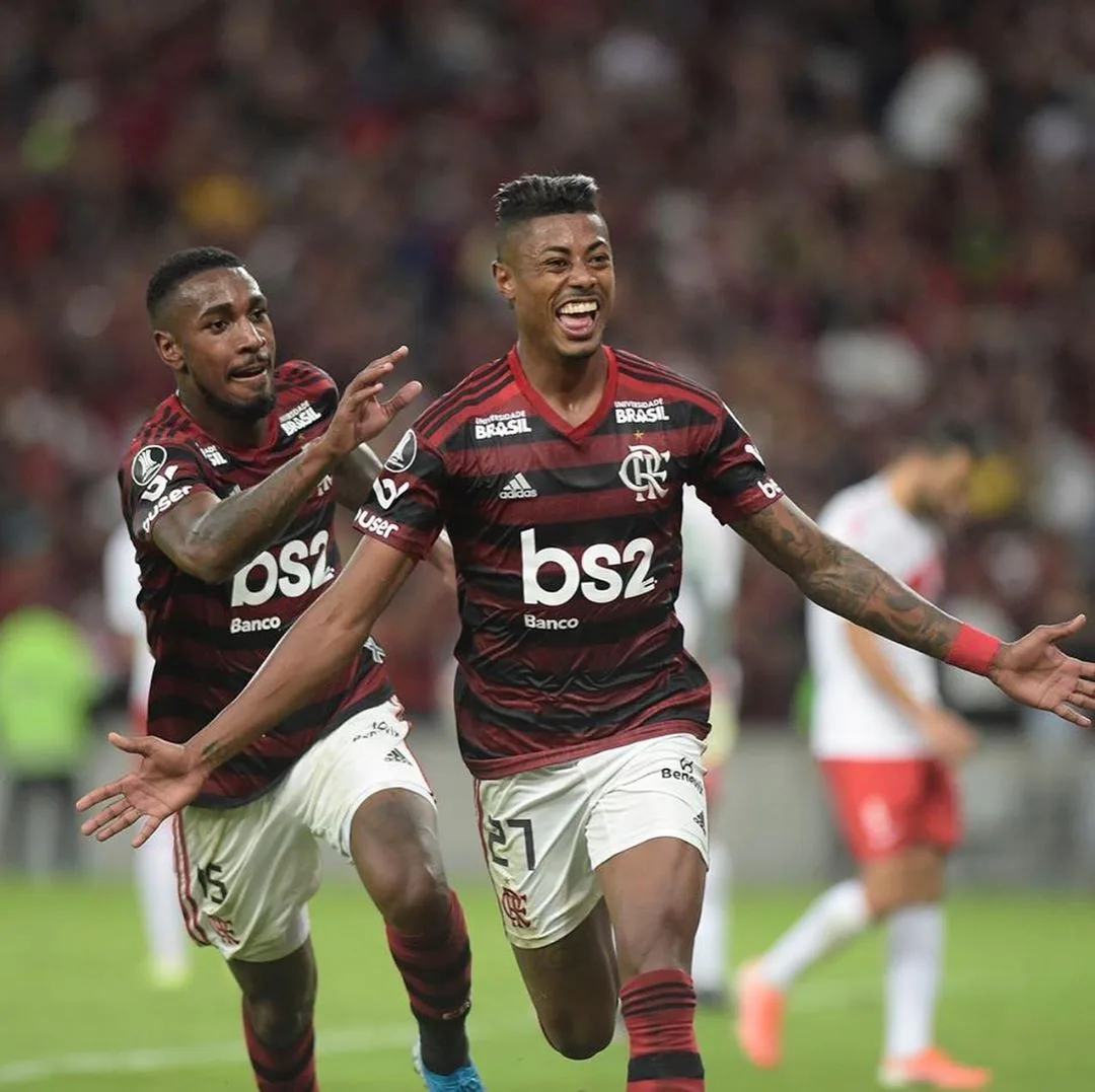 Autor dos gols da vitória, Bruno Henrique vibra no Maracanã: 'Semana mais feliz da minha vida'