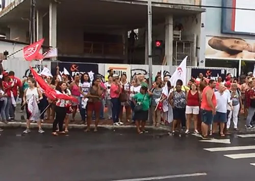 Manifestação contra reforma da Previdência deixa trânsito complicado em Vitória