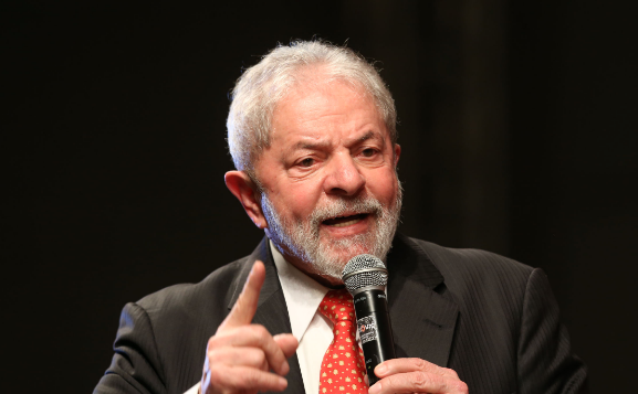 Enquanto MP não provar nada, vou continuar andando por esse País, diz Lula