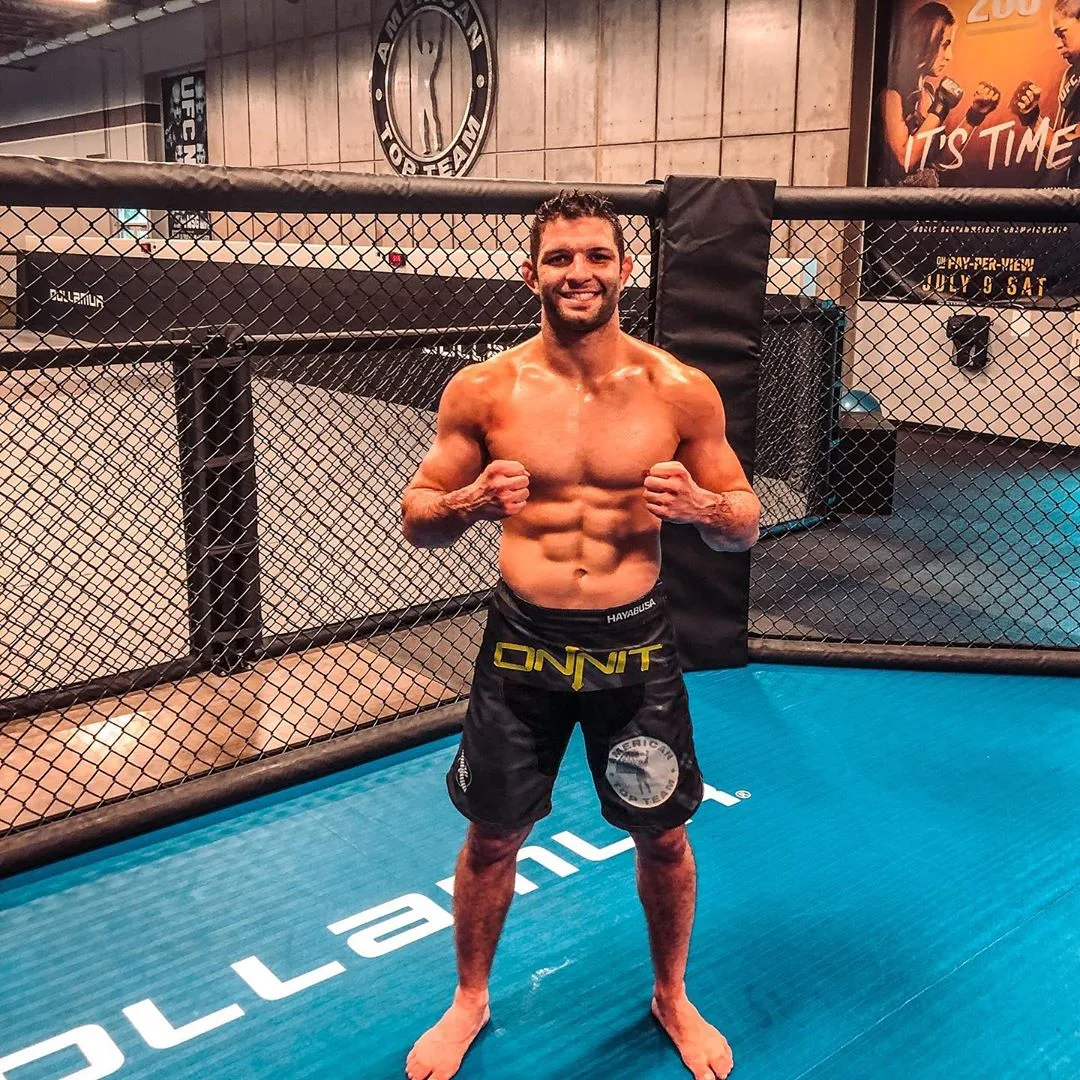 Thiago Moisés testa positivo para covid-19 e tem luta no UFC é cancelada