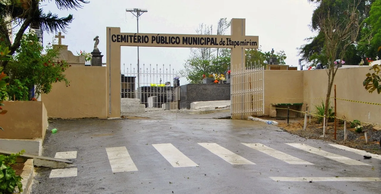 Faixa de pedestre na porta de cemitério vira piada em Itapemirim. Assista ao vídeo!