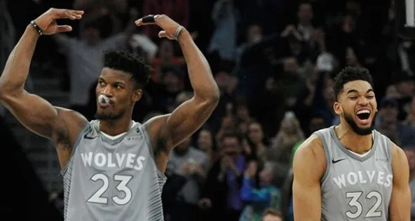 Timberwolves bate Nuggets na prorrogação e volta aos playoffs da NBA após 14 anos