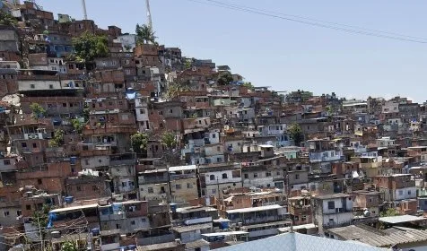 Livro diz que 94% dos moradores das favelas do país se dizem felizes