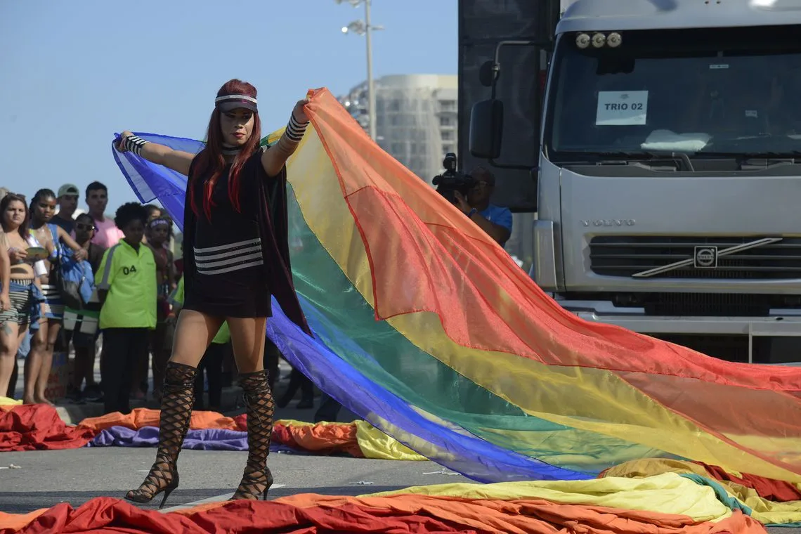 23ª parada do Orgulho LGBTI lota a Praia de Copacabana; na zona sul do Rio de Janeiro.