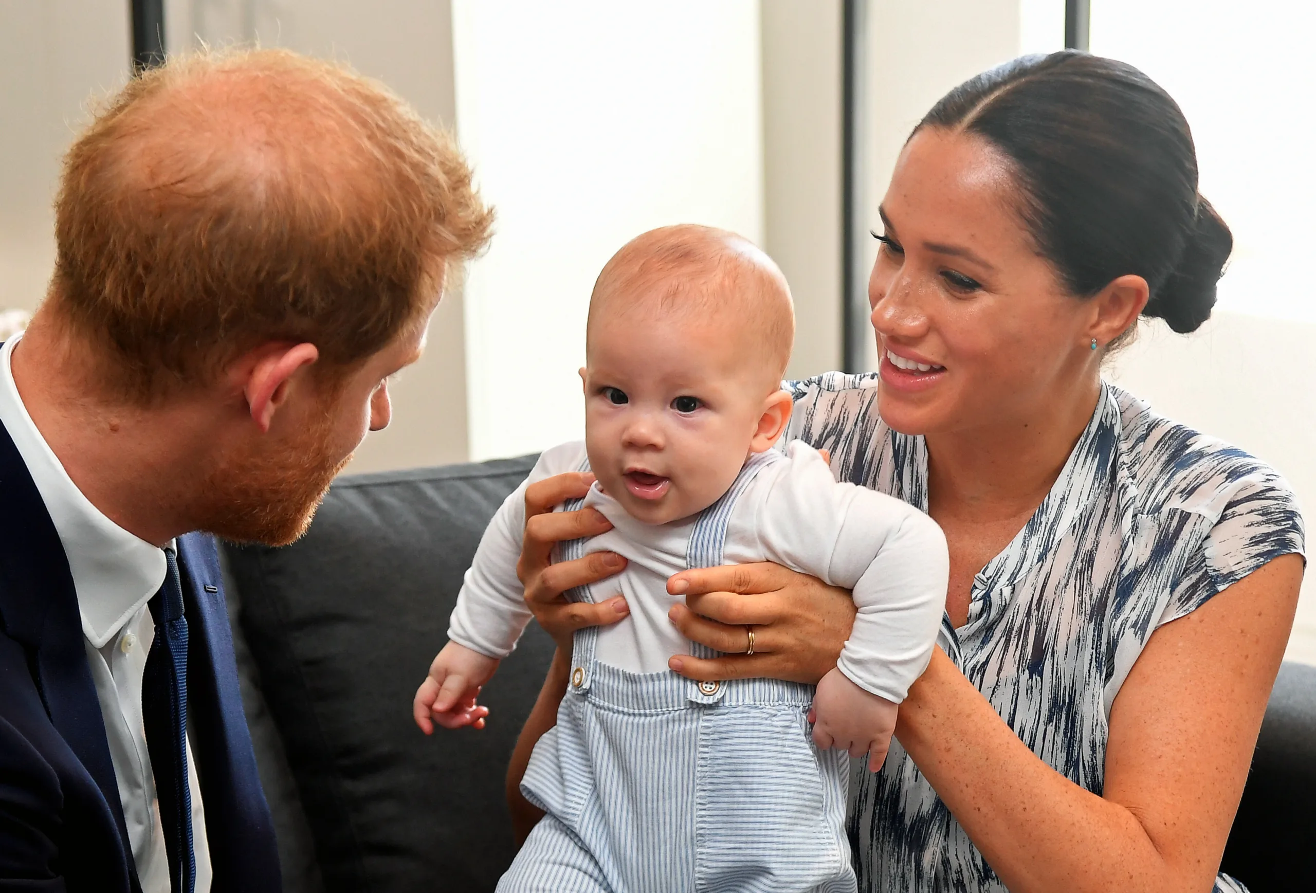 CAPE TOWN, SOUTH AFRICA – SEPTEMBER 25: Prince Harry, Duke of Sussex and Meghan, Duchess of Sussex tend to their baby son Archie Mountbatten-Windsor at a meeting with Archbishop Desmond Tutu at the Desmond & Leah Tutu Legacy Foundation during their royal tour of South Africa on September 25, 2019 in Cape Town, South Africa. […]