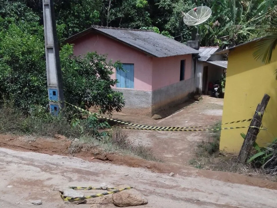 Adolescente é assassinado dentro de casa em Rio Novo do Sul