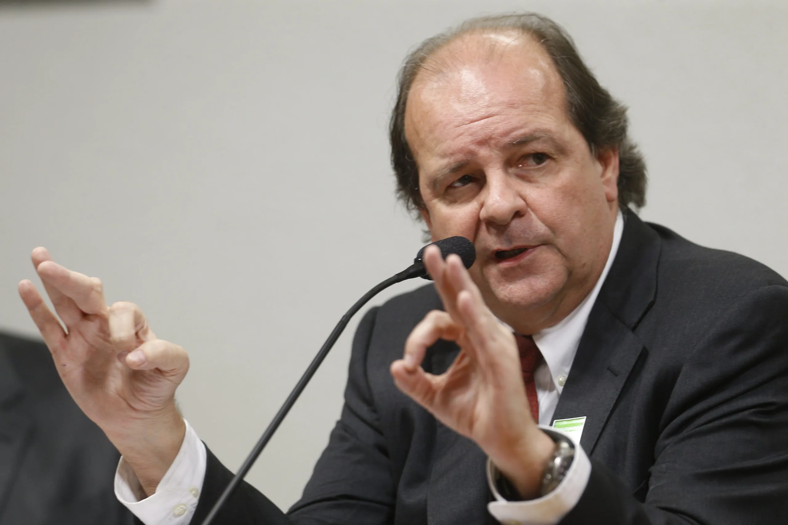 CPMI32 BSB 06/08/2014 NACIONAL CPMI DA PETROBRAS/JORGE LUIZ ZELADA O ex-diretor da Petrobras Jorge Luiz Zelada presta depoimento na CPI Mista da Petrobras, no Senado federal, em Brasília.FOTO: DIDA SAMPAIO/ESTADAO