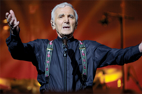 Aos 92 anos, cantor e compositor Charles Aznavour vem ao Brasil para shows