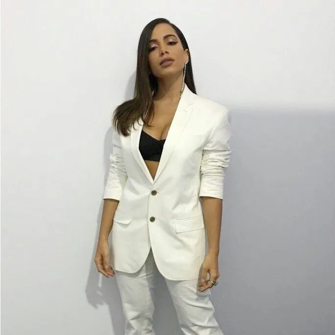 Anitta planeja desfile temático, mas está próxima de ser acusada de plágio