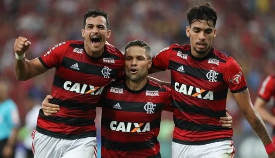 Em baixa, Flamengo e Corinthians duelam tendo Copa do Brasil como prioridade