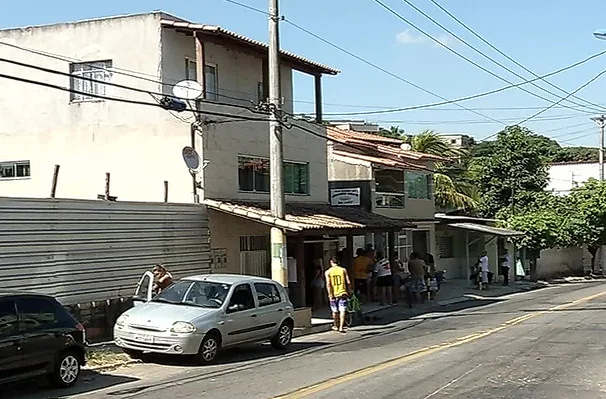 Comerciante é morto na frente da mulher e dos filhos em Vila Velha