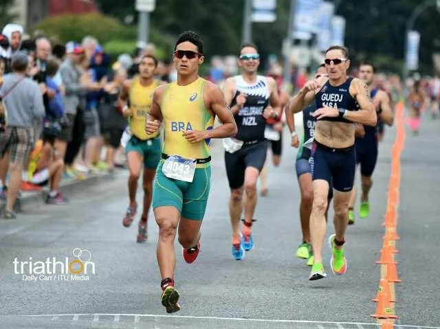 Bombeiro de Cachoeiro conquista vice-campeonato Mundial de Aquathlon no Canadá