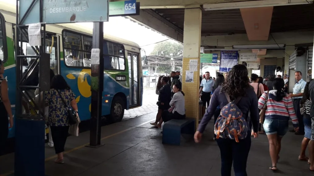 Movimentação continua intensa nesta terça-feira no Terminal de Vila Velha