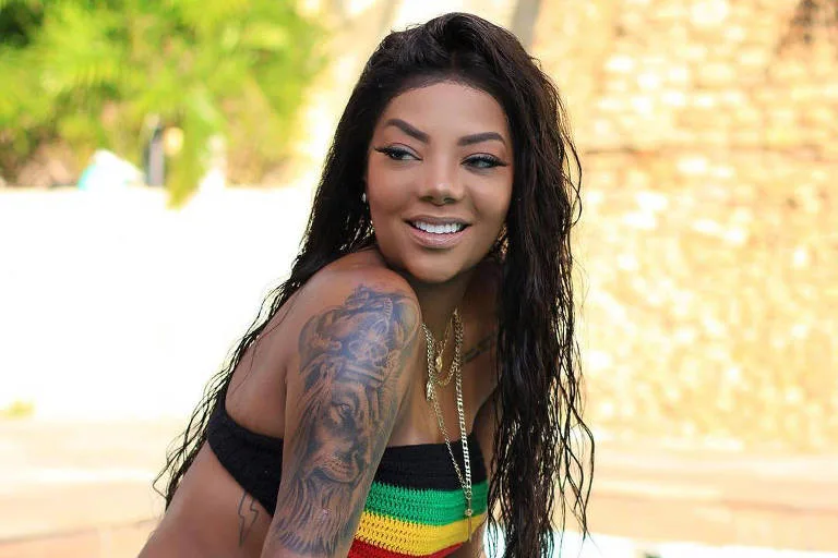 Ludmilla passa por cirurgia após problemas com sua prótese de silicone