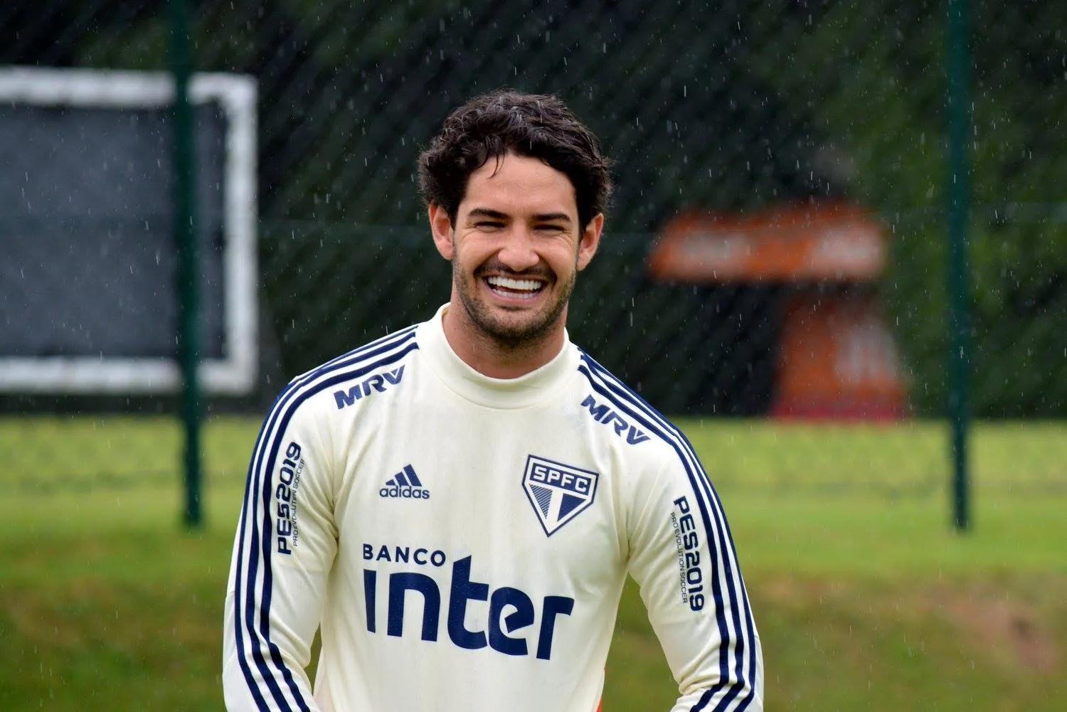 Alexandre Pato e Tchê Tchê participam de jogo-treino do São Paulo nesta terça