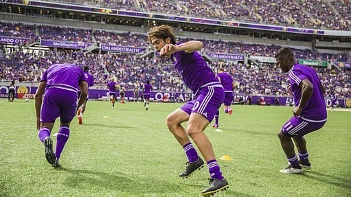 Após estrear com gol na MLS, Kaká comemora jogo de estreia "incrível"