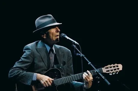 Cantor e compositor Leonard Cohen morre aos 82 anos