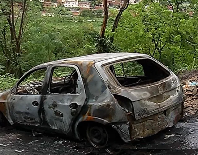Homem morre carbonizado dentro de carro na Serra