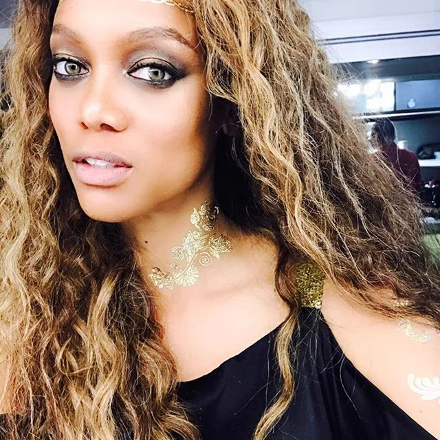 Tyra Banks diz que quase não foi modelo da Victoria's Secret por causa do cabelo