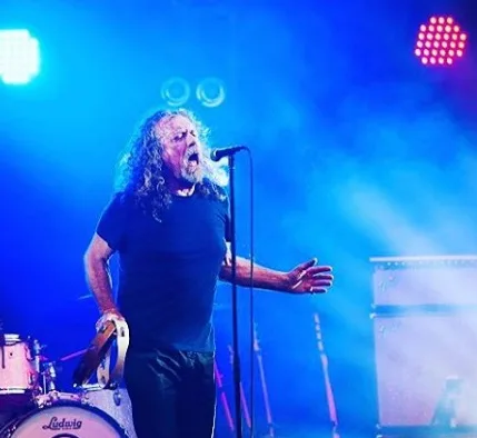 Robert Plant canta 'Kashmir' ao vivo pela primeira vez em 10 anos