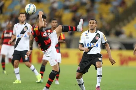 LANCEPRESS! – (Brasil Out) – Rio de Janeiro, RJ – 26.08.2015 – Foto de Cleber Mendes/Lancepress! – Copa do Brasil – Oitavas de Finais – Vasco x Flamengo – Local: Estádio do Maracanã – NF: