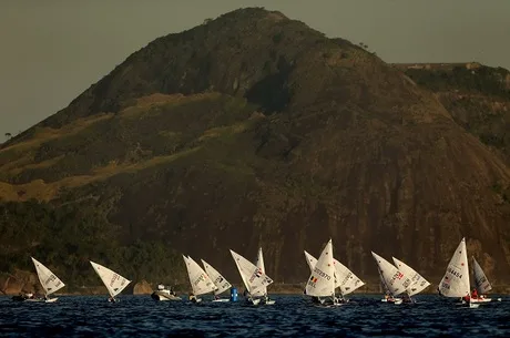 RIO DE JANEIRO, BRAZIL – AUGUST 07: Boats sail on Guanabara Bay during the Women’s Laser Class as part of the Aquece Rio International Sailing Regatta – Rio 2016 Sailing Test Even on August 7, 2014 in Rio de Janeiro, Brazil. (Photo by Matthew Stockman/Getty Images)