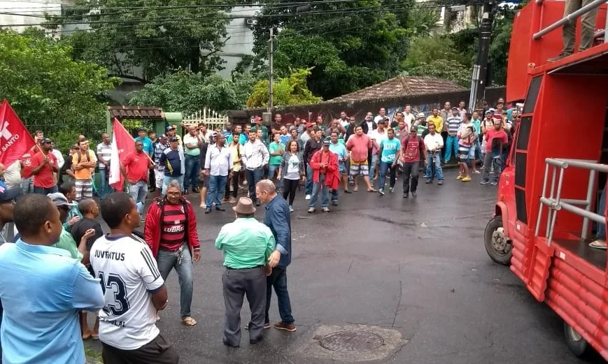 Manifestação deixa trânsito complicado no Centro de Vitória