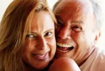 Stênio Garcia manda recado para esposa internada: 'Logo estarei ao seu lado'