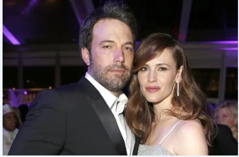 Durante divórcio, Ben Affleck e Jennifer Garner alugam a mesma casa