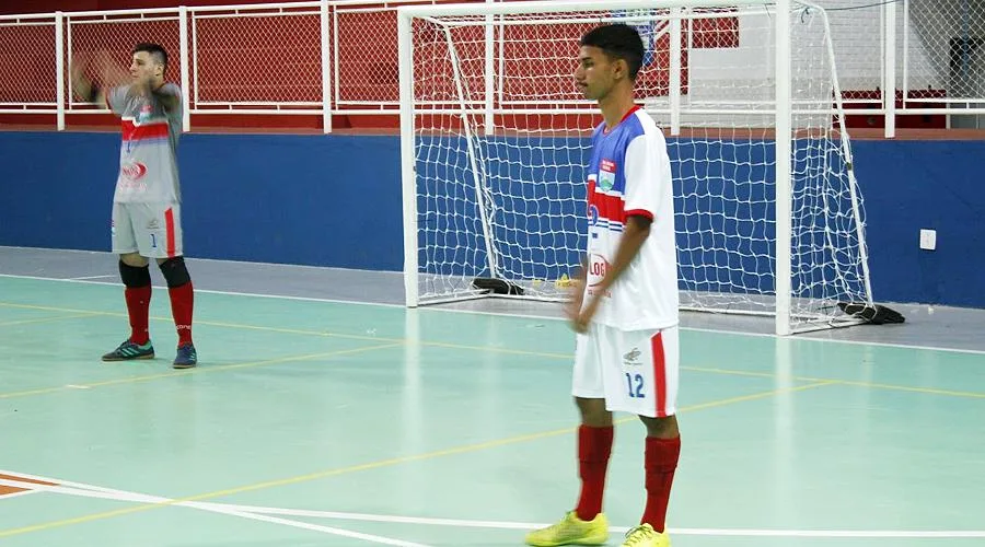 Equipe de Vila Velha faz peneira para futsal no Ginásio Tartarugão