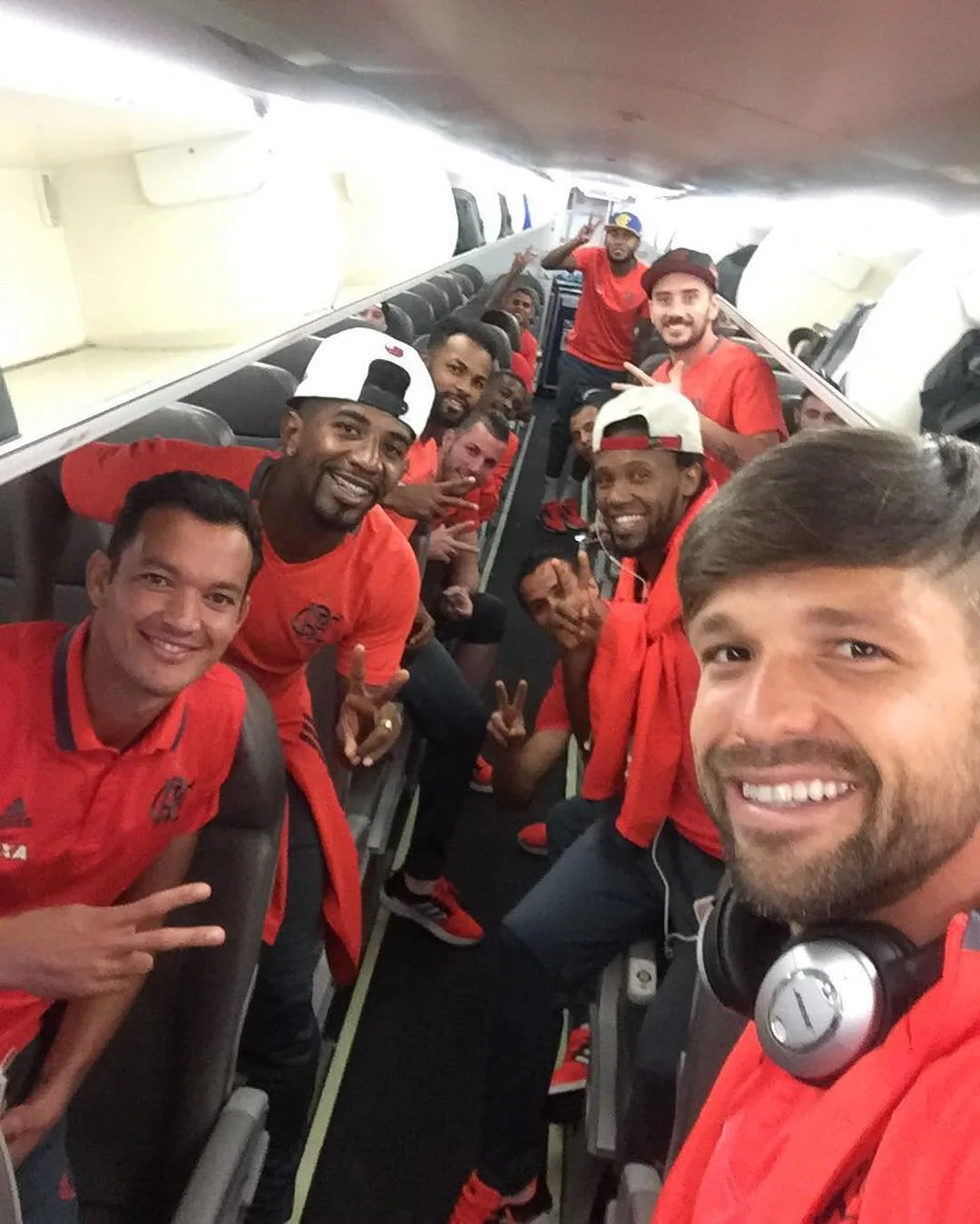 Alô torcida rubro-negra! Delegação do Flamengo desembarca em Vitória nesta terça