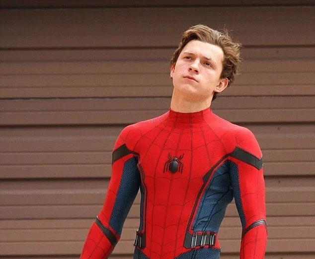 Tom Holland, novo Homem-Aranha, vem ao Brasil para encontro com fãs