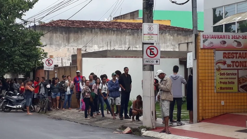 Eleitor de Guarapari enfrenta fila no último dia para regularizar o título