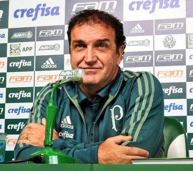 Após novo tropeço, Cuca deixa o comando do Palmeiras