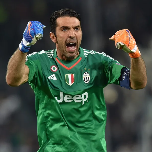 Buffon completa 43 anos e diz que se inspira em Tom Brady para continuar jogando