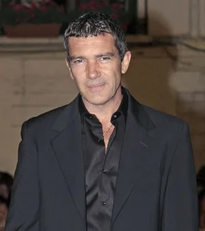 Sedutor nas telonas, Antonio Banderas garante ser homem de uma mulher só