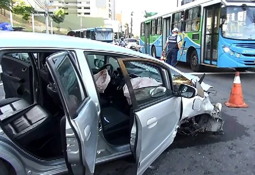 Motorista detido após acidente na Reta da Penha é liberado