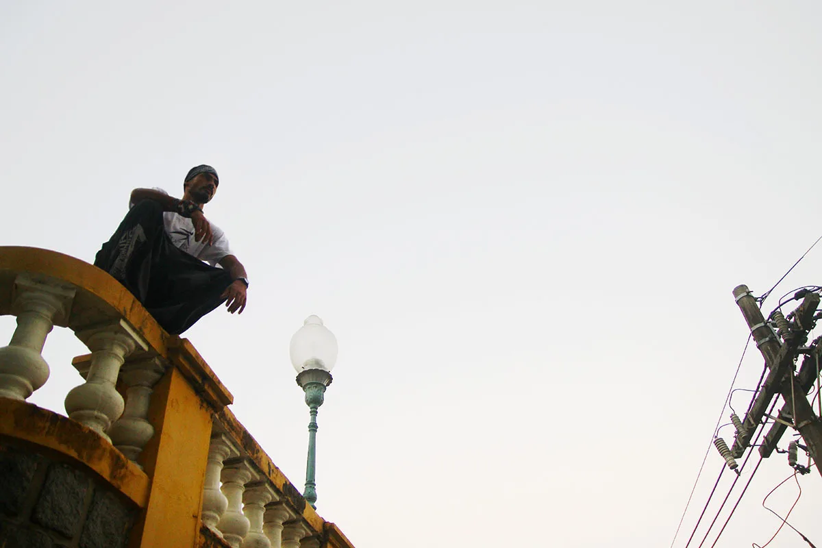 Escadarias do Centro de Vitória se transformam em cenários para prática de Parkour