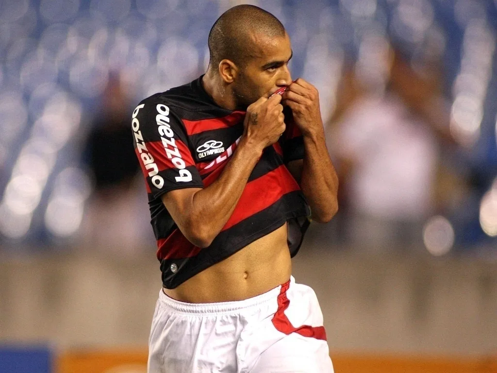 Emerson Sheik pode se despedir do Flamengo nesta quarta no Kleber Andrade