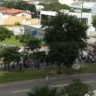 Servidores públicos do Espírito Santo protestam e interditam o trânsito em Vitória