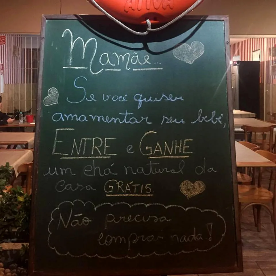 Restaurante do ES dá chá de graça para mãe que amamentar bebê no local