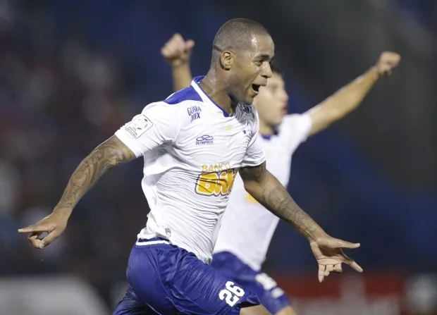 Cruzeiro bate Cerro Porteño no Paraguai e avança às quartas na Libertadores