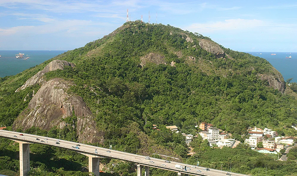 Prefeitura Municipal de Vila Velha/ES. Secretaria Municipal de Comunicação. Monumento: Morro do Moreno. Fotográfo: ?.