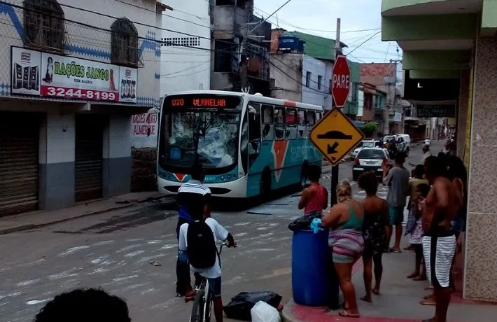 Criminosos impõem toque de recolher em retaliação à morte de jovem em Vila Velha