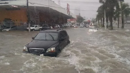 Chuva causa vários pontos de alagamento na Grande Vitória