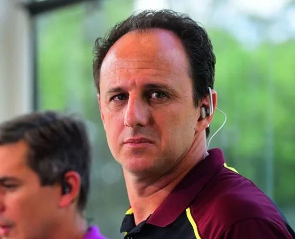 Rogério Ceni elogia seus goleiros, mas não confirma o titular para a temporada