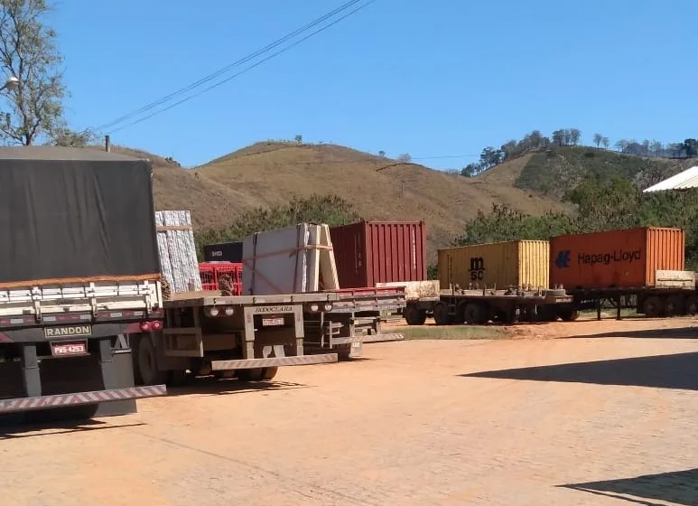 Greve dos caminhoneiros do setor de rochas entra no segundo dia