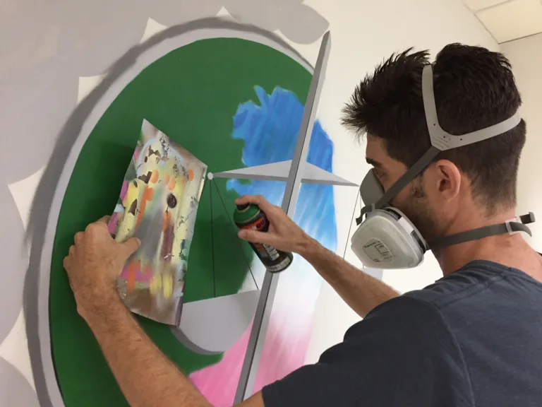 Ex-detento ganha oportunidade de ressocialização por meio da arte