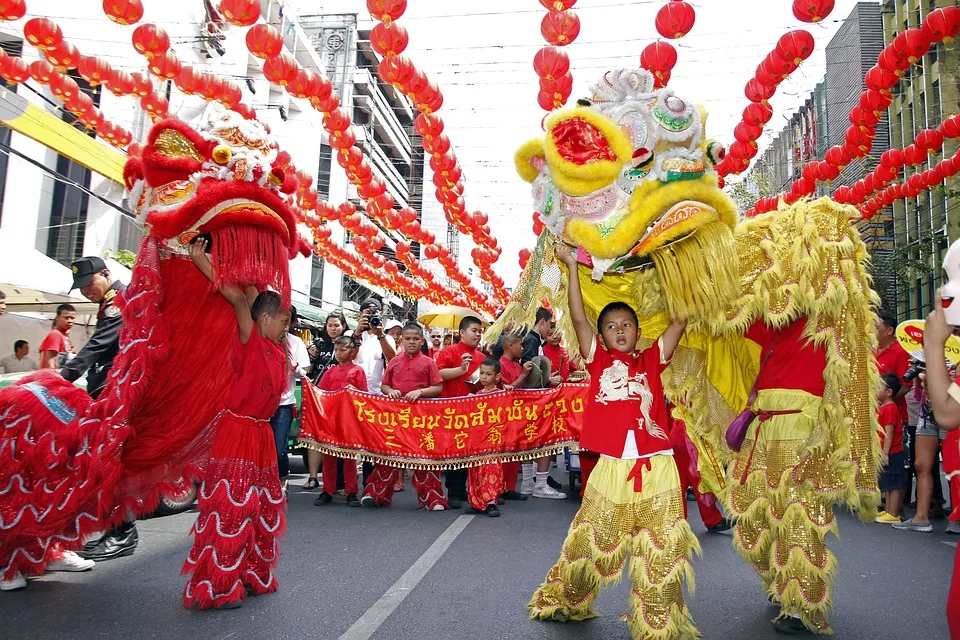 Ano Novo chinês é celebrado com show de cores, mas sem pirotecnia