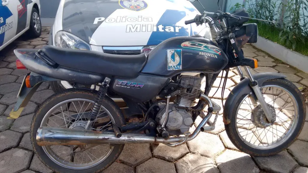 Adolescentes são apreendidos com moto roubada em Guaçuí